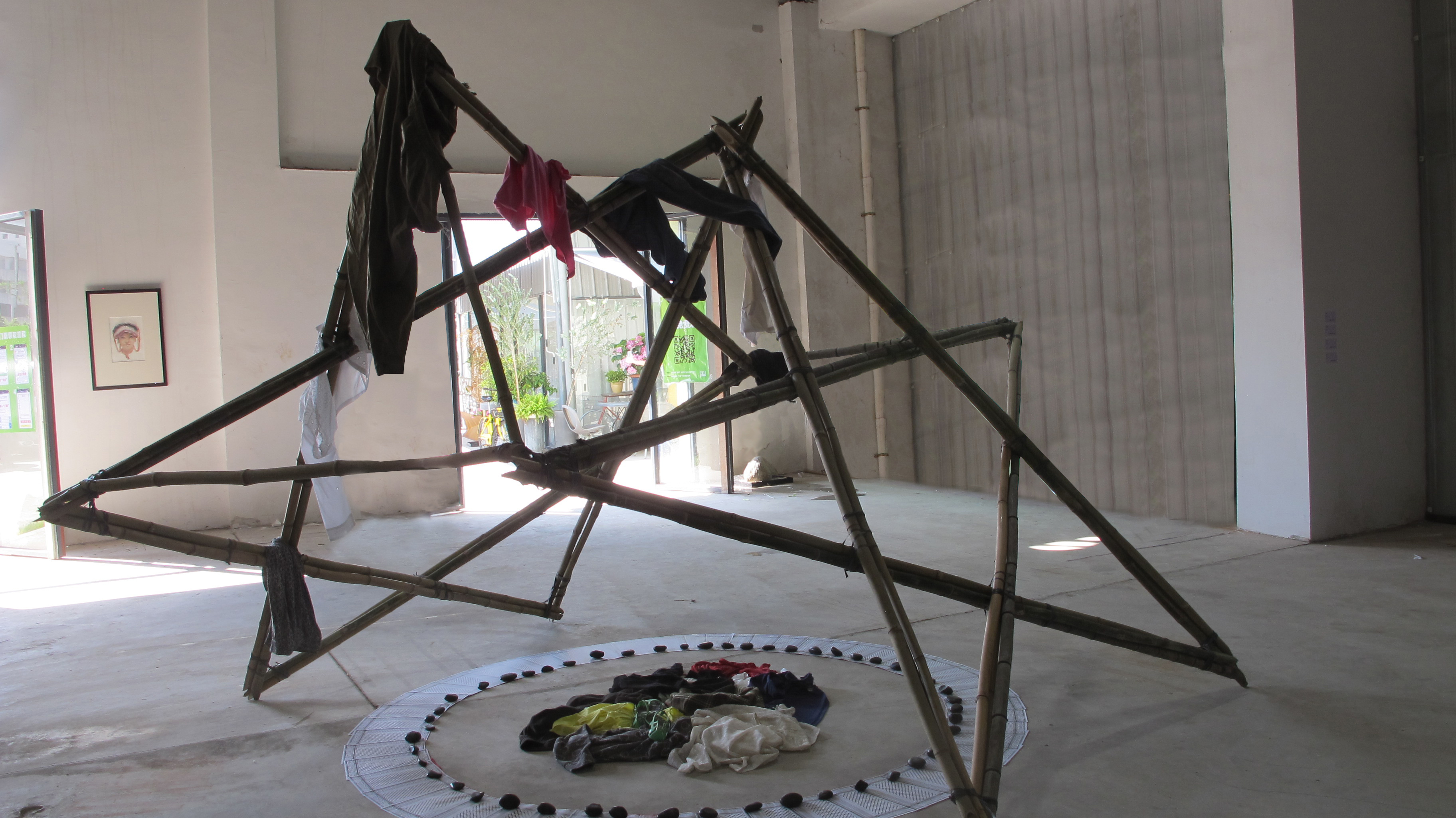 NeoCon Light Camo Structure